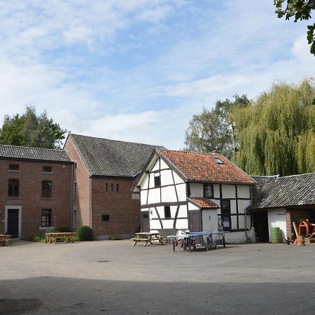 Spacious House In A Farm Located In The Bucolic Teuven Exteriör bild