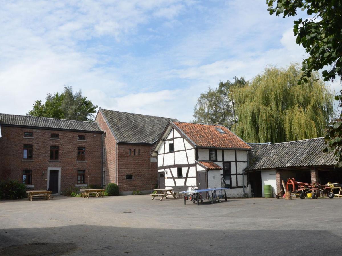Spacious House In A Farm Located In The Bucolic Teuven Exteriör bild