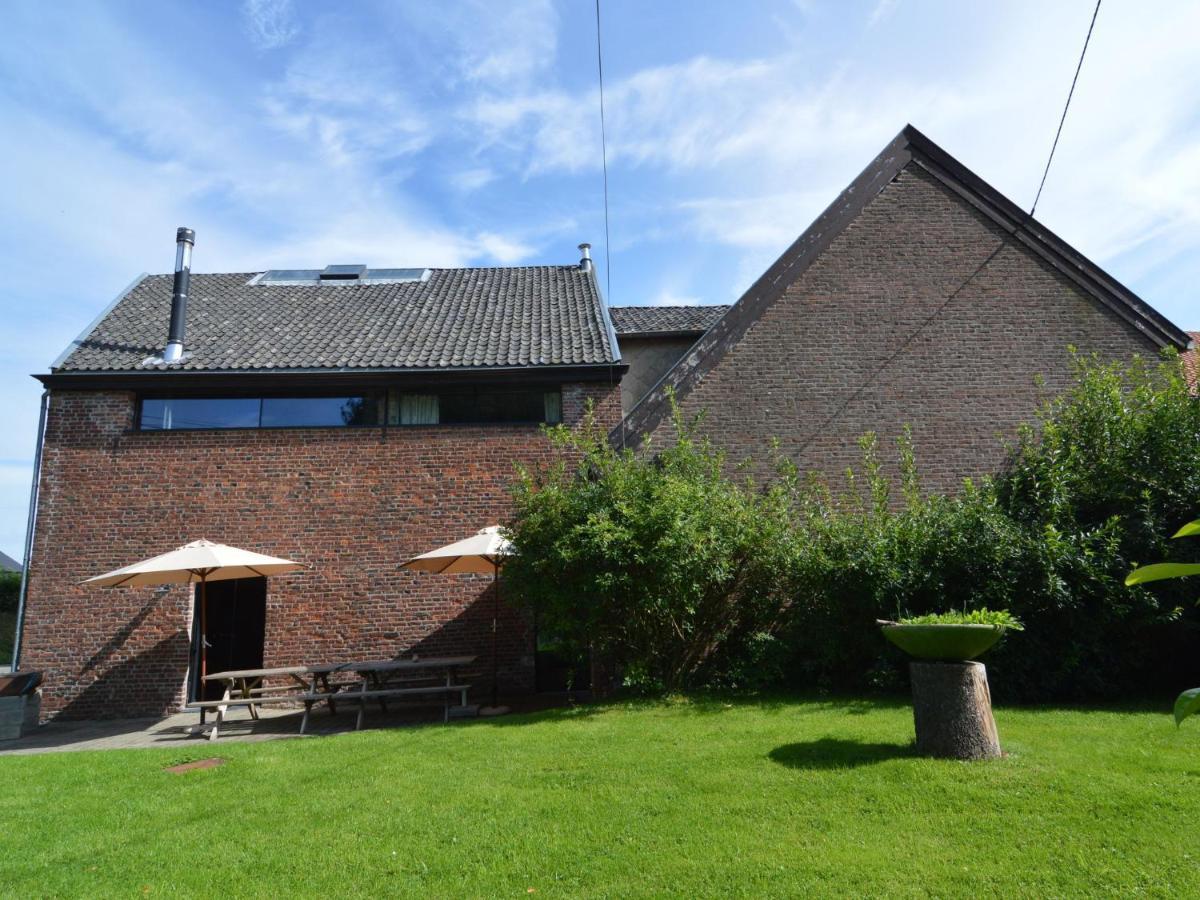 Spacious House In A Farm Located In The Bucolic Teuven Exteriör bild