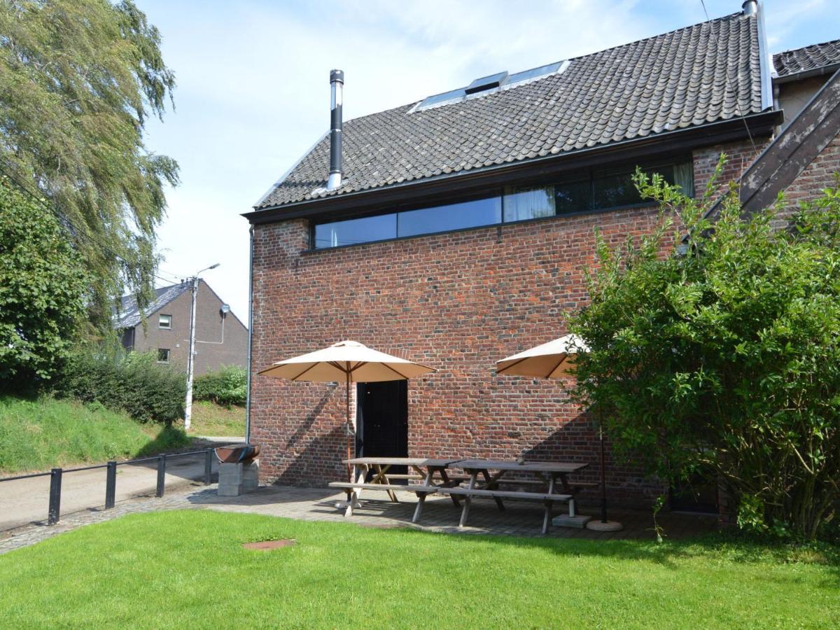 Spacious House In A Farm Located In The Bucolic Teuven Exteriör bild